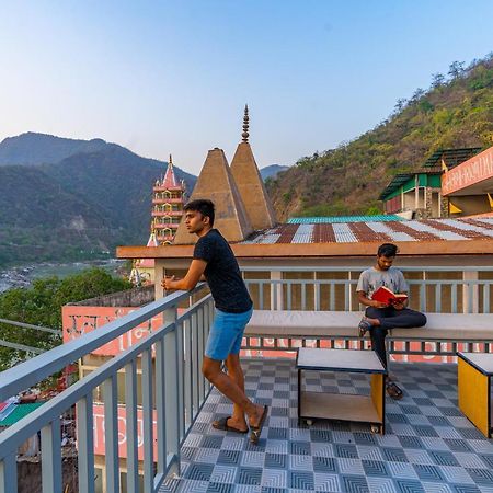 Madpackers Rishikesh Laxman Jhula Pansiyon Dış mekan fotoğraf