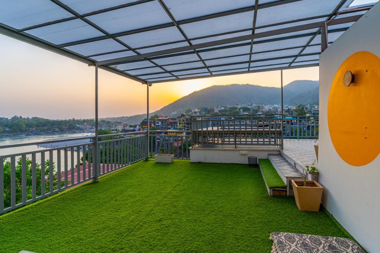 Madpackers Rishikesh Laxman Jhula Pansiyon Dış mekan fotoğraf